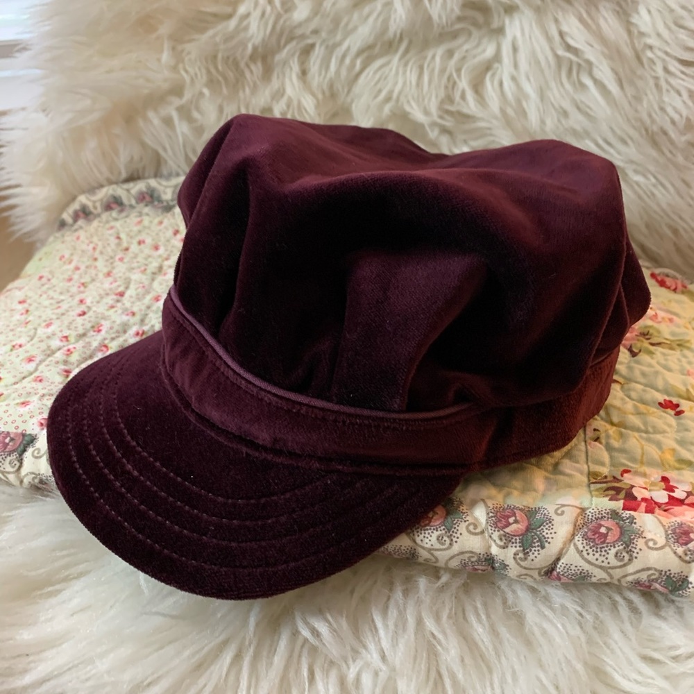 Lucky Brand velvet newsboy cap